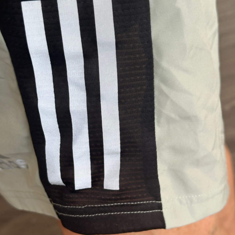 Adidas Men’s Light Gray 3-Stripes Athletic Shorts Size M - Picture 11 of 17